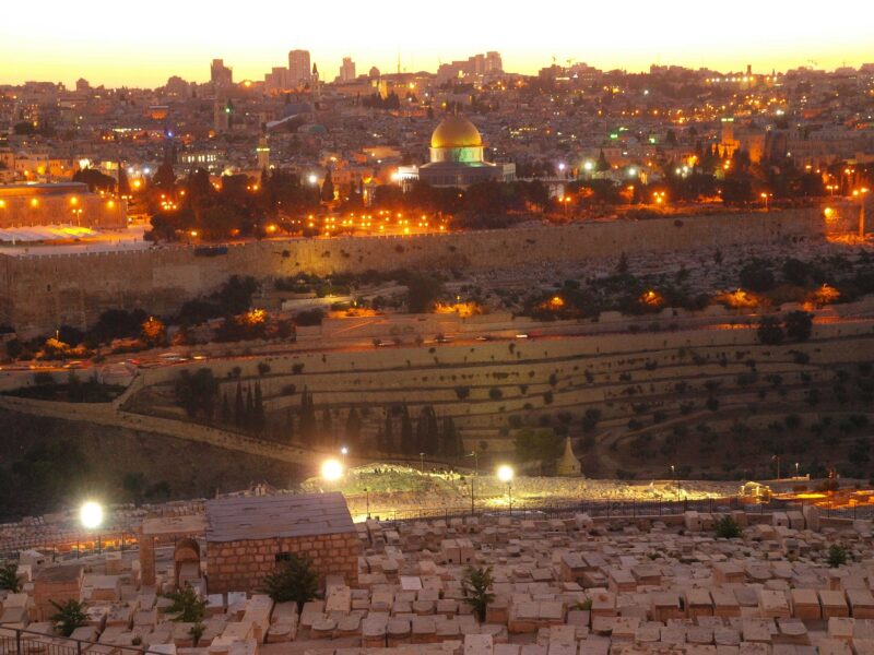 הר הזיתים. איתור קברים סיור ליום הזיכרון