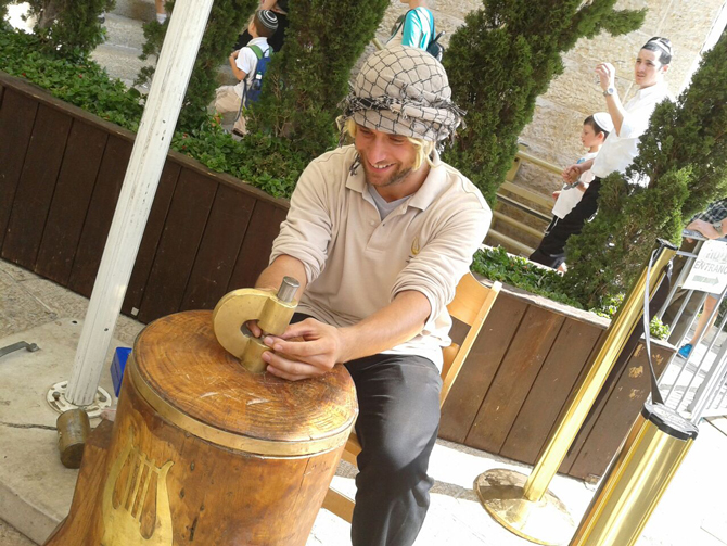 מטבעה . צילום: תמר דיק