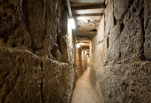 מנהרת המסתור