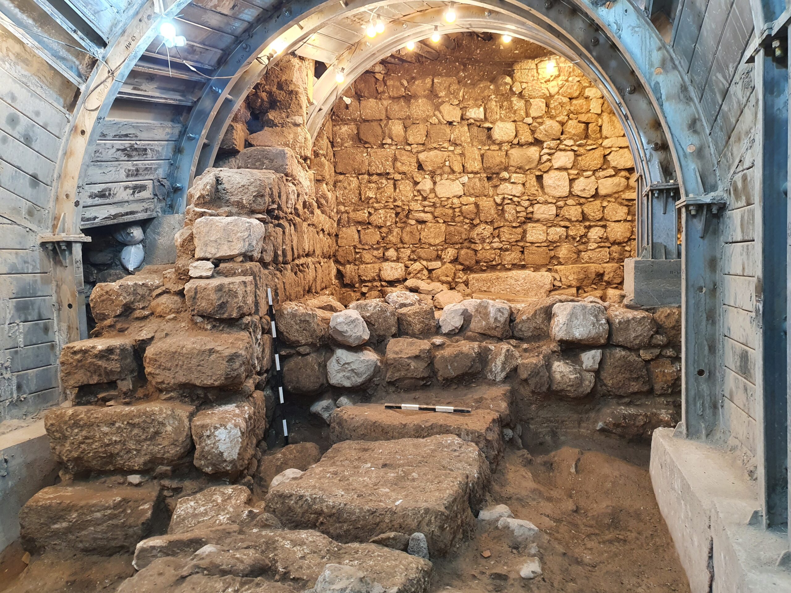 A section of the grandiose Roman structure where the bead was found. Credit: Ari Levy, Israel Antiquities Authority