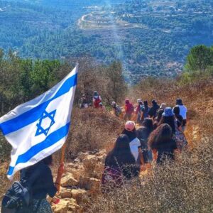 מסע על חומותייך