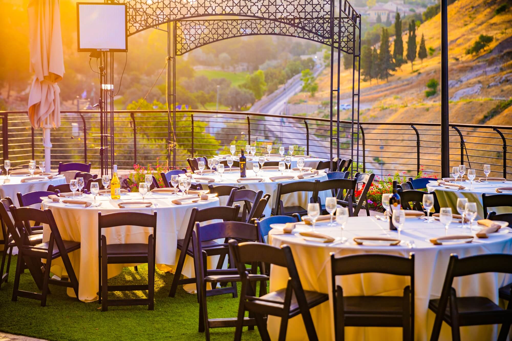 חתונה בבית בגיא