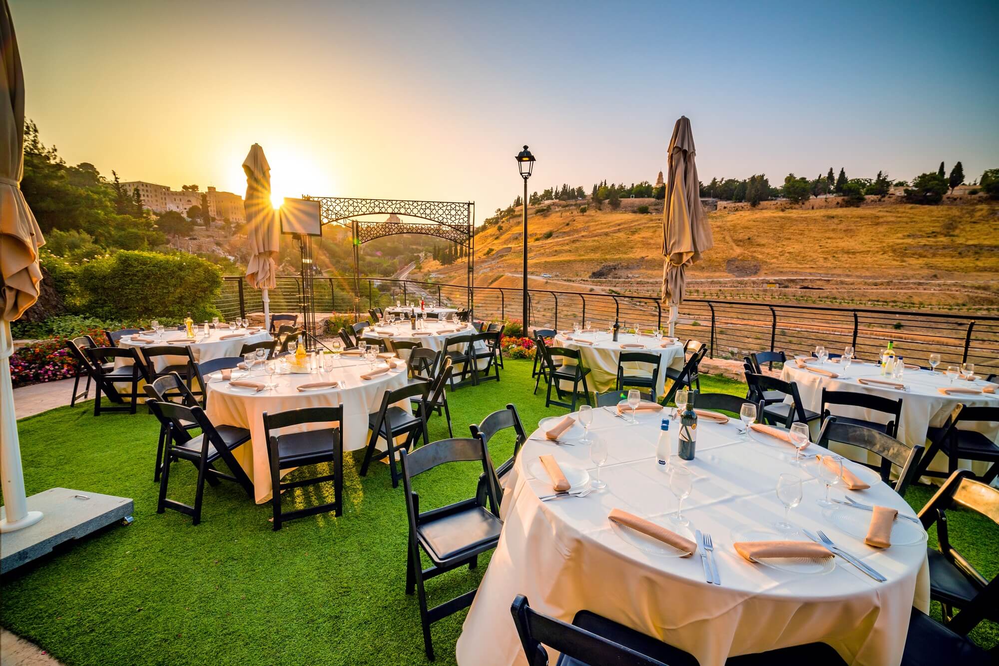 חתונה בבית בגיא