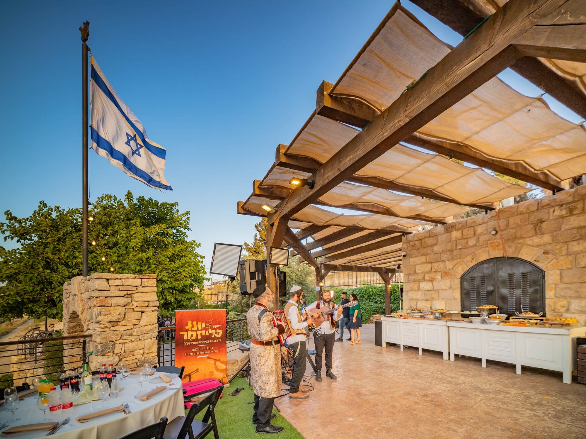 חתונה בבית בגיא