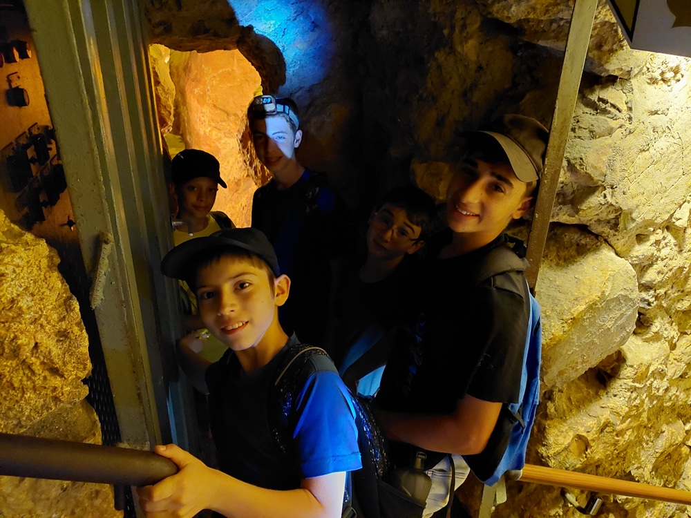 ילדים במחנה קיץ