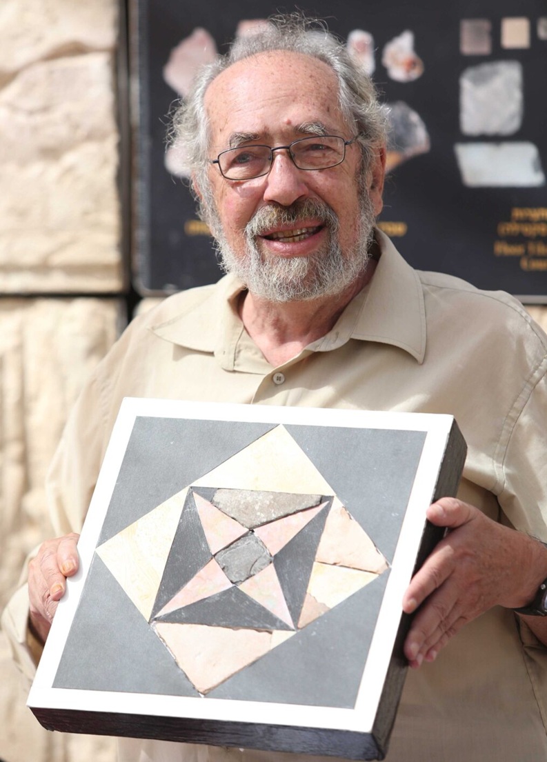 ד"ר גבי ברקאי מציג שחזור אריח, 2016